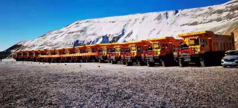 同力重工與福建新華都15臺非公路寬體自卸車完成交付 