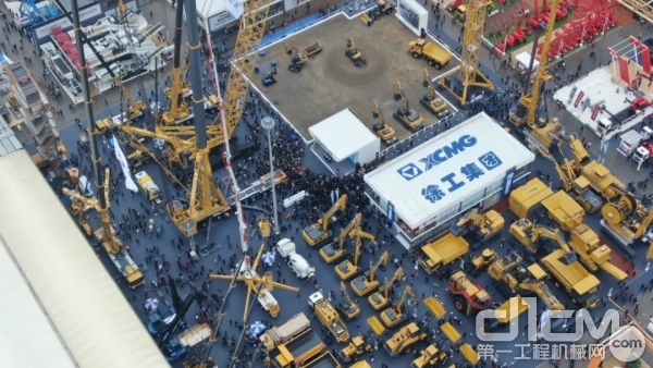 2020 上海<a  data-cke-saved-href=http://news.d1cm.com/special/baumachina/ href=http://news.d1cm.com/special/baumachina/ target=_blank>寶馬展</a>徐工展區(qū)