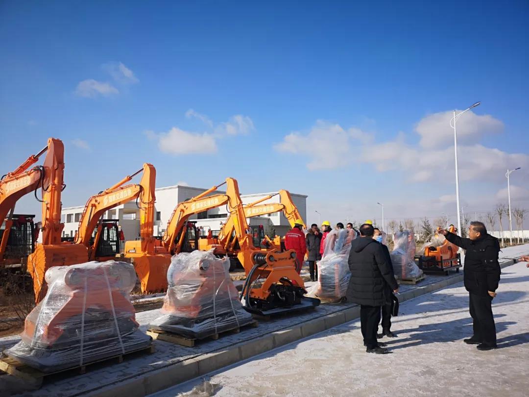山重建機SHANTUI挖掘機批量交付西北市場 | 實現(xiàn)首季開門紅 
