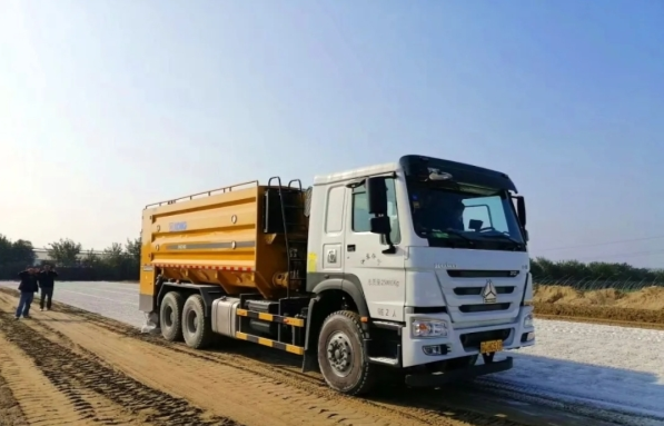 徐工XKC系列粉料撒布車