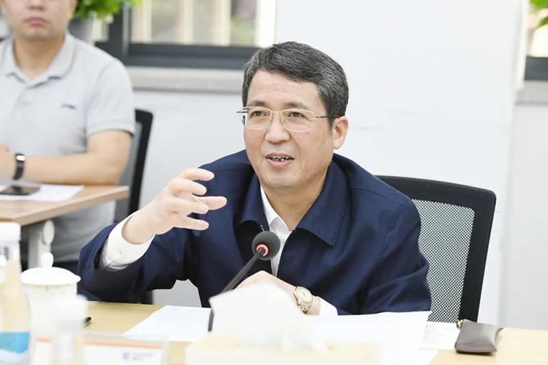 柳州市委書記吳煒率隊到柳工主持召開專題會議