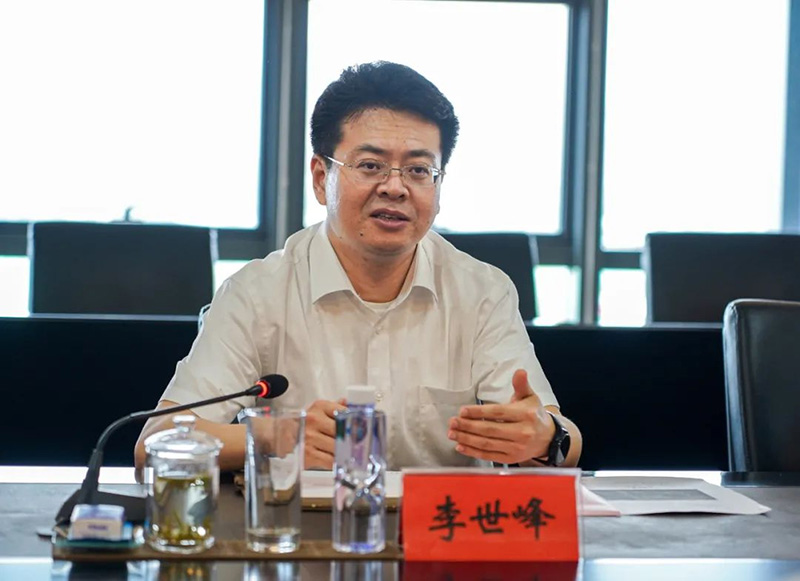 黑河市委副書記、市長李世峰