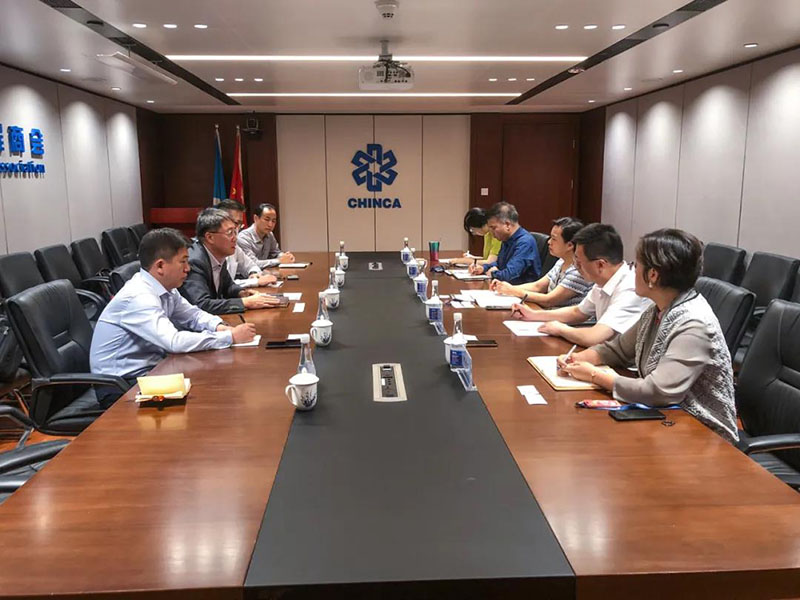 小松(中國)領導一行到訪中國對外承包商會