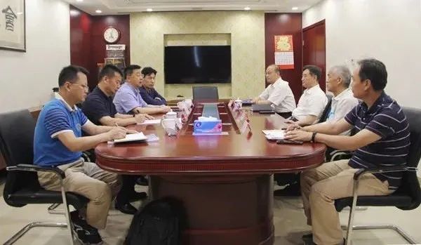 徐工總經(jīng)理?xiàng)顤|升一行到訪中國(guó)工程機(jī)械工業(yè)協(xié)會(huì)