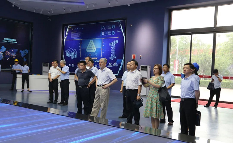 李培根一行參觀臨工重機